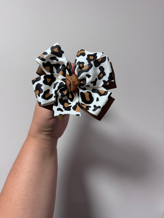 Double pinwheel leopard bow